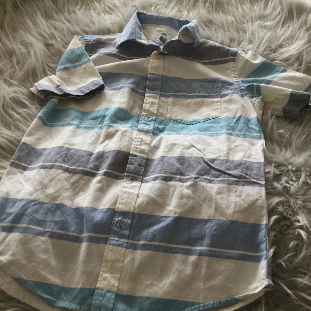 Old Navy button up shirt
